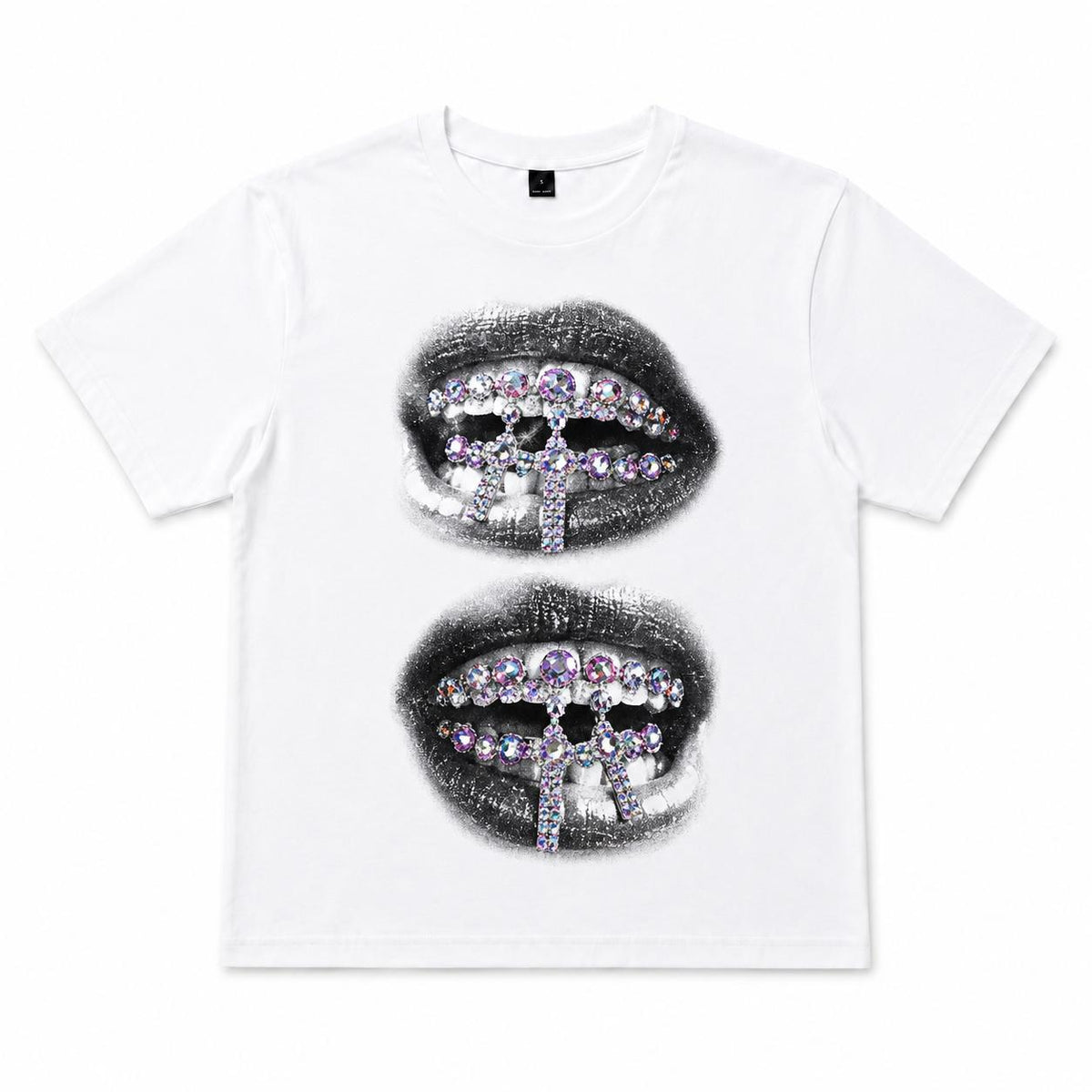 Camiseta Oversize Blanca con Estampado de Labios y Cruces de