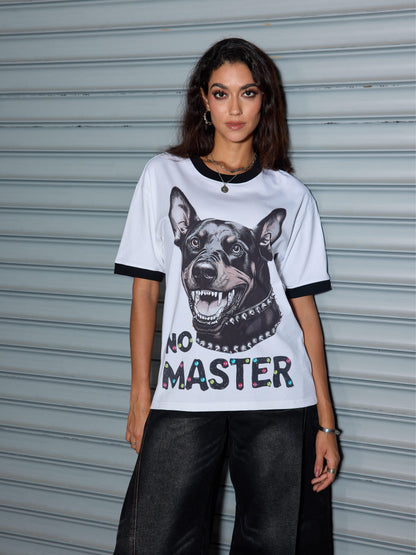 dc no master camiseta blanca de mujer con estampado de perro y texto